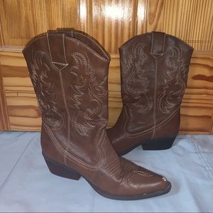 Brown American Eagle Cowboy Boots 🦅